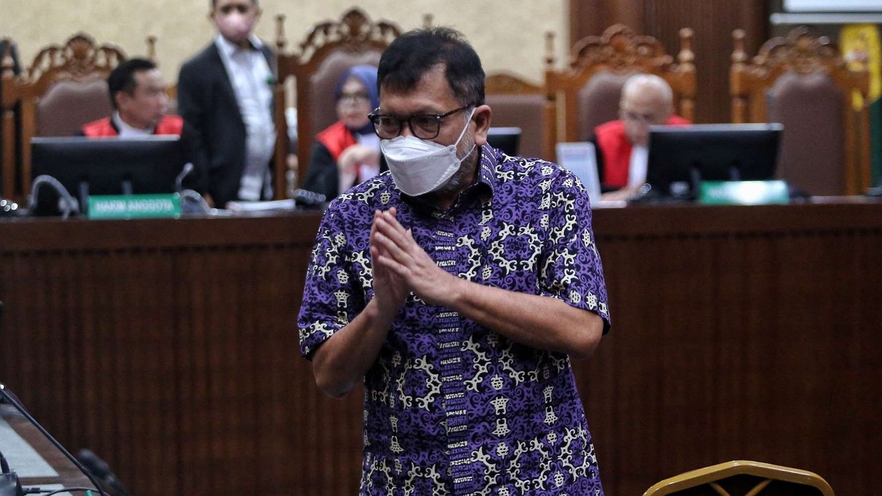 Kejaksaan Agung (Kejagung) resmi menyerahkan tersangka Zarof Ricar, mantan Kepala Balitbang Kumdil MA, kepada JPU terkait kasus dugaan suap dalam penanganan perkara kasasi Ronald Tannur, dan kini siap menghadapi proses persidangan.