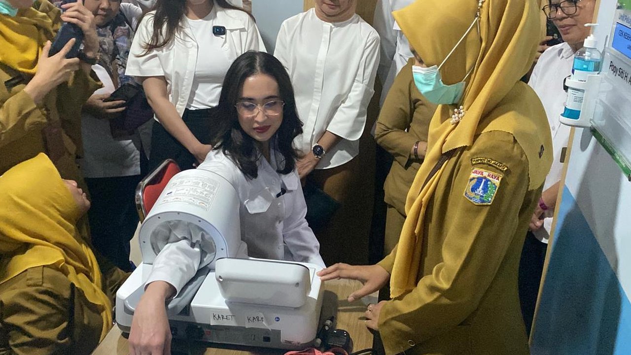 Menpar Widiyanti Putri Wardhana Tinjau Cek Kesehatan Gratis