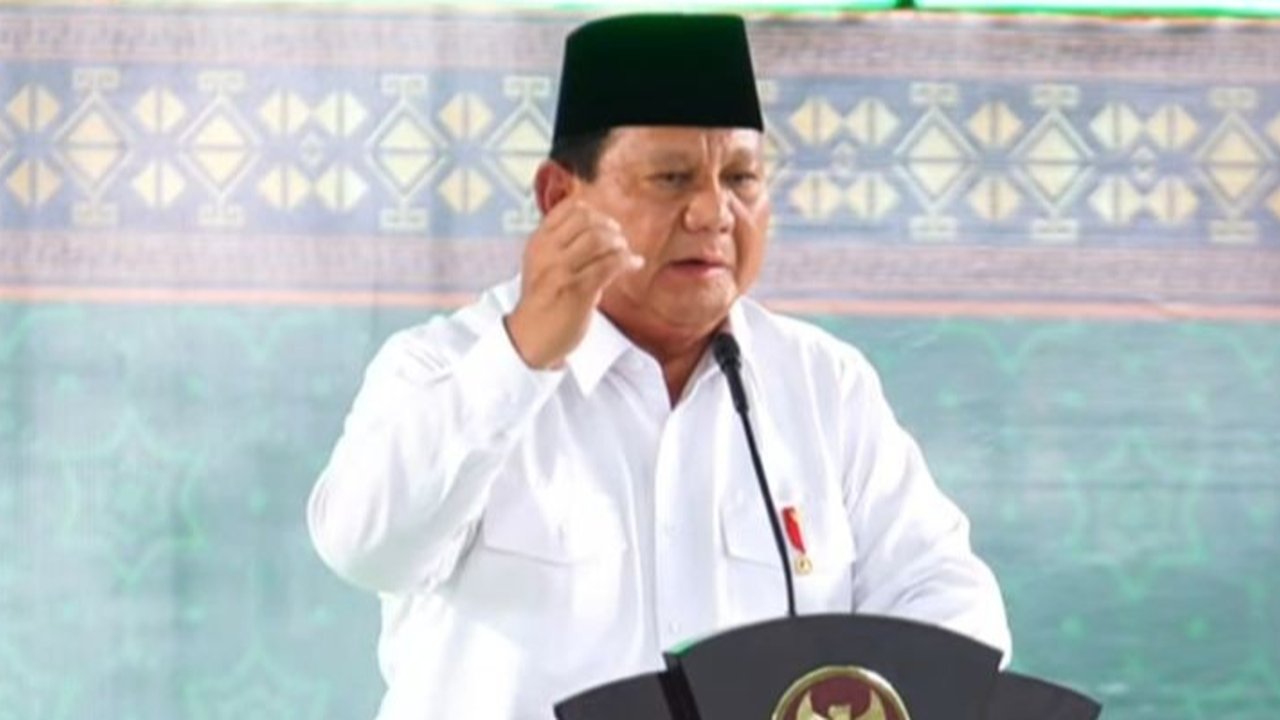 Presiden Prabowo Subianto menginstruksikan Kejagung, Polri, BPKP, dan KPK untuk menindak tegas koruptor, merespon kekecewaan publik terhadap korupsi yang merugikan rakyat.