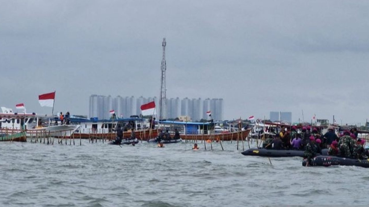 Bareskrim Polri telah memanggil pejabat Bappeda Kabupaten Tangerang untuk dimintai klarifikasi terkait kasus dugaan pemalsuan sertifikat HGB dan HM pagar laut, setelah kasus dinaikkan ke tahap penyidikan.