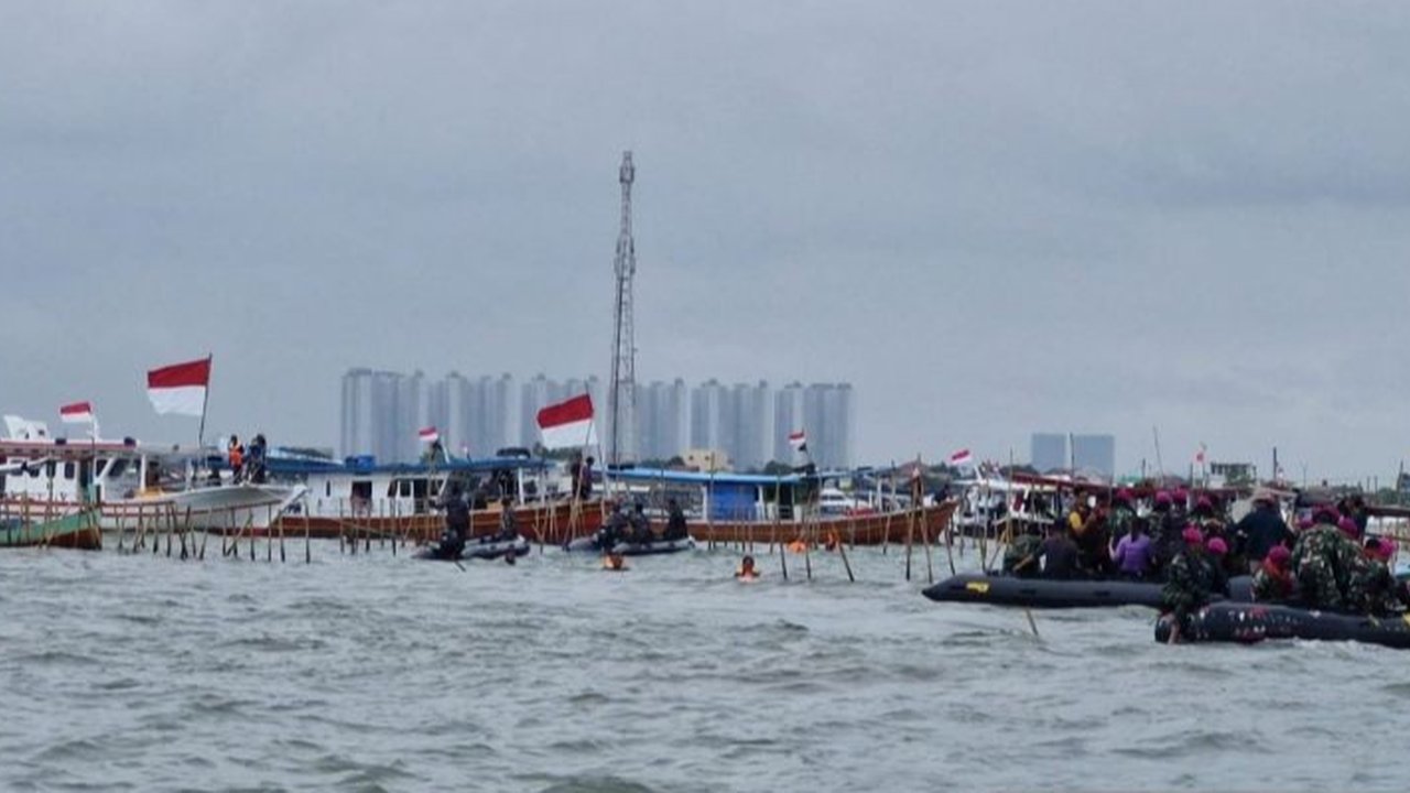 Kementerian Kelautan dan Perikanan (KKP) telah memeriksa enam perangkat desa di Tangerang terkait pembangunan pagar laut sepanjang 30,16 kilometer tanpa izin, dan terus mencari pihak-pihak lain yang terlibat.
