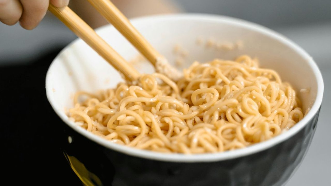 Ini yang Terjadi Jika Kamu Makan Mie Instan Ketika Sahur, Sebaiknya Dihindari