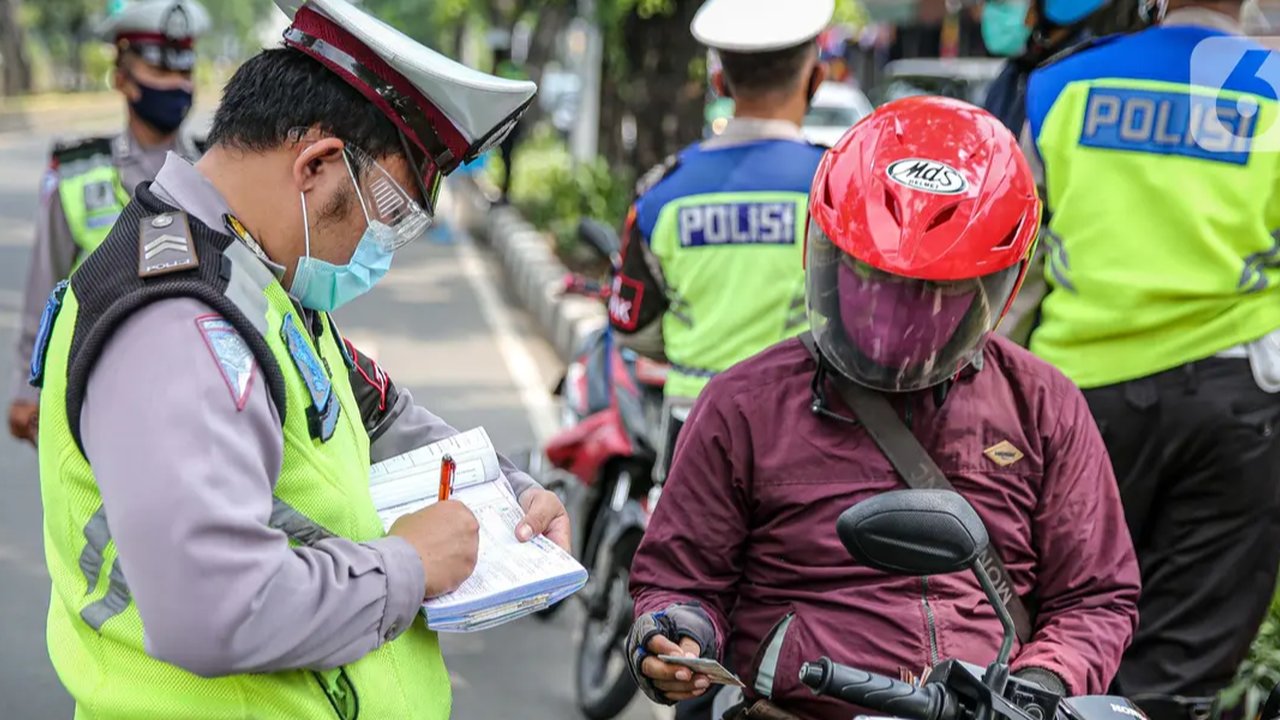 Ilustrasi penindakan pelanggar lalu lintas.