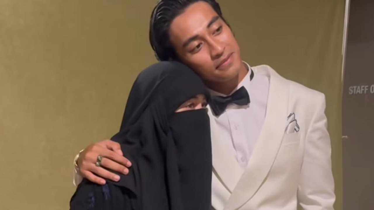Hadiri Premiere 'A BUSINESS PROPOSAL', Umi Pipik Sampaikan Pesan Menyentuh untuk Abidzar