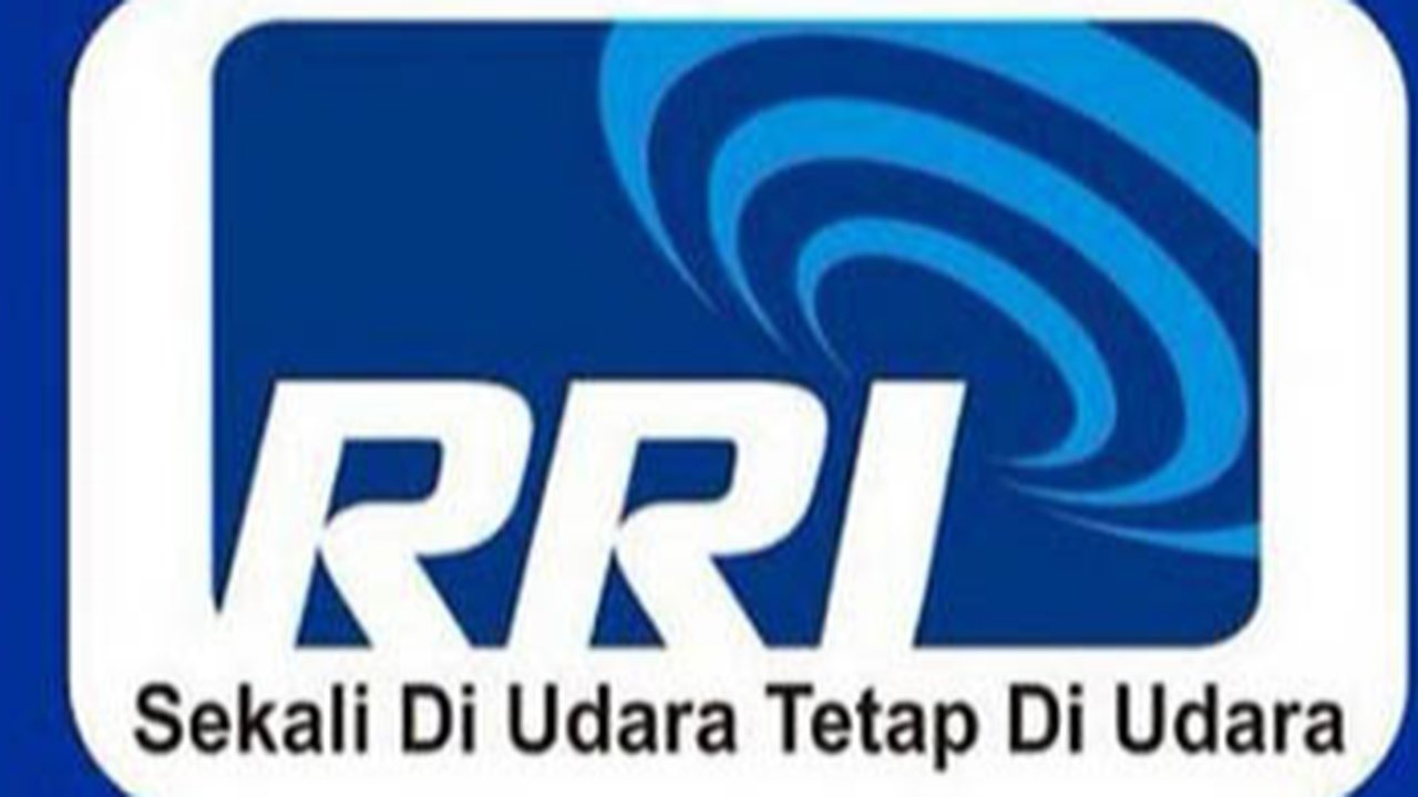 Linimasa Twitter ramai perbincangan hastag #SaveRRI terkait Direksi Radio Republik Indonesia yang akan di panggil Komisi I DPR.