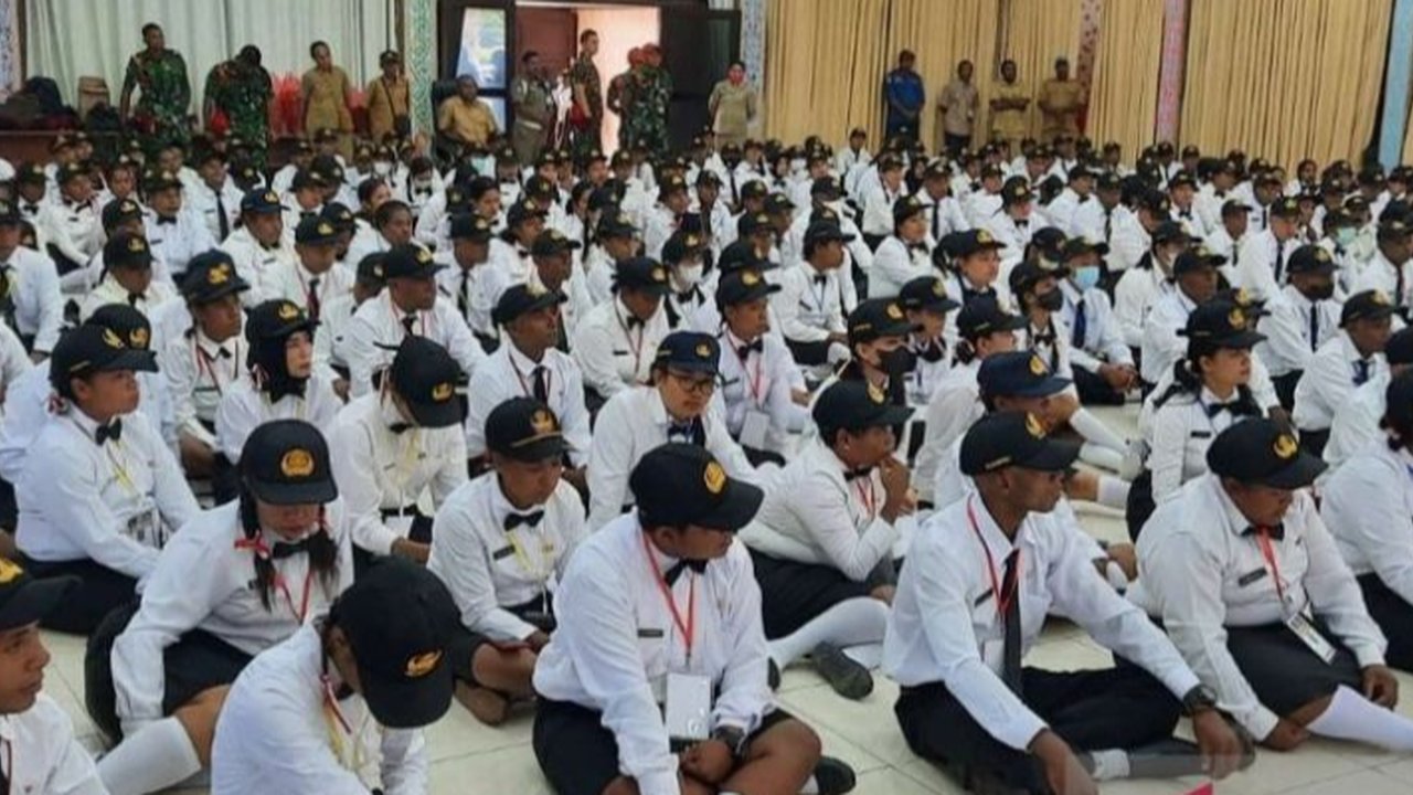Pemkab Teluk Wondama menerima 1.318 kuota ASN formasi 2024, terdiri dari PPPK umum, PPPK tenaga kesehatan, dan CPNS, dengan prioritas bagi honorer yang belum lolos seleksi sebelumnya.