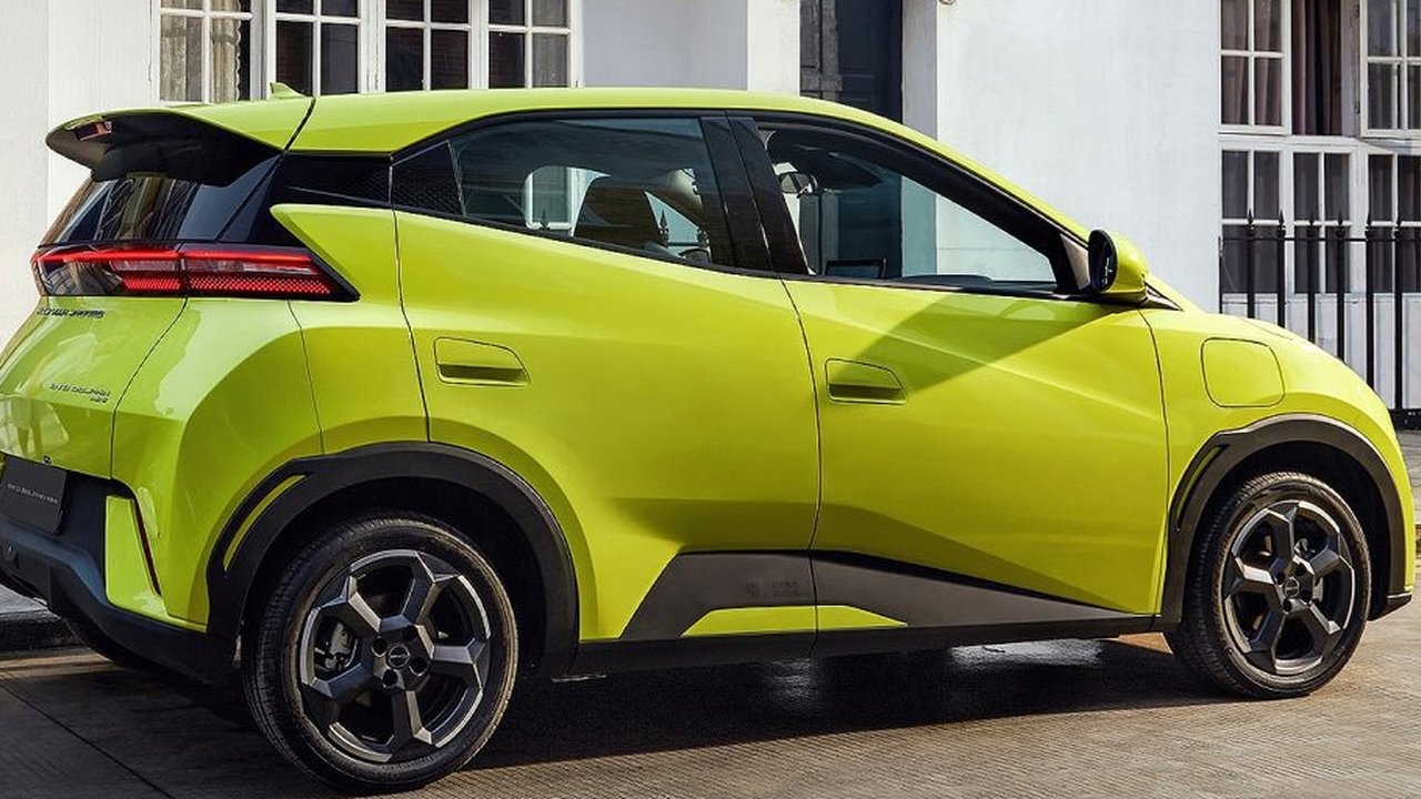 BYD Kurangi Harga Mobil Listrik, Paling Murah Rp156 Jutaan