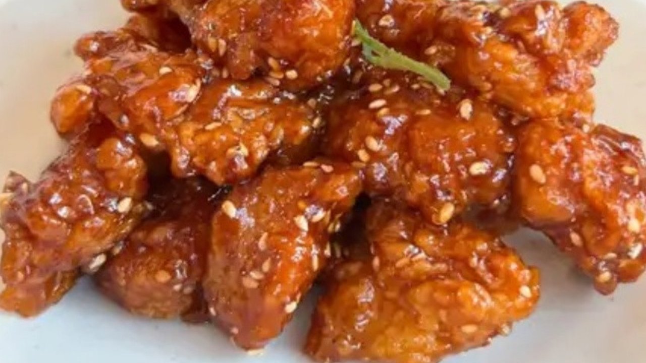 <p>Resep ayam madu Korea. (dok. Cookpad @sinthiatan)</p>