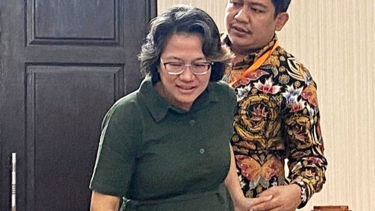 Mantan narapidana kasus suap Harun Masiku, Agustiani Tio Fridelina, mengaku ditawari Rp2 miliar oleh orang tak dikenal sebelum diperiksa KPK terkait kasus Sekjen PDI Perjuangan Hasto Kristiyanto.