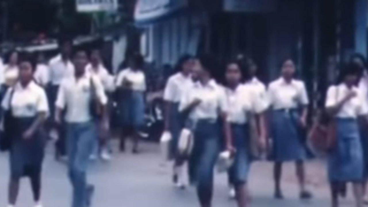 Nostalgia Bubaran Anak Sekolah Tahun 1980-an