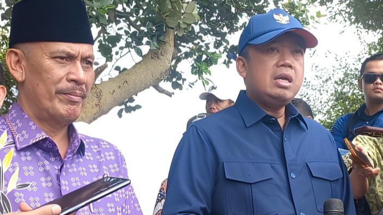Masyarakat Anti-Korupsi (MAKI) dan LBH Muhammadiyah mendesak pencekalan Kades Kohod, Arsin, atas dugaan pemalsuan girik tanah dan pencucian uang di Kabupaten Tangerang, berdasarkan temuan indikasi kuat keterlibatannya dalam kasus tersebut.