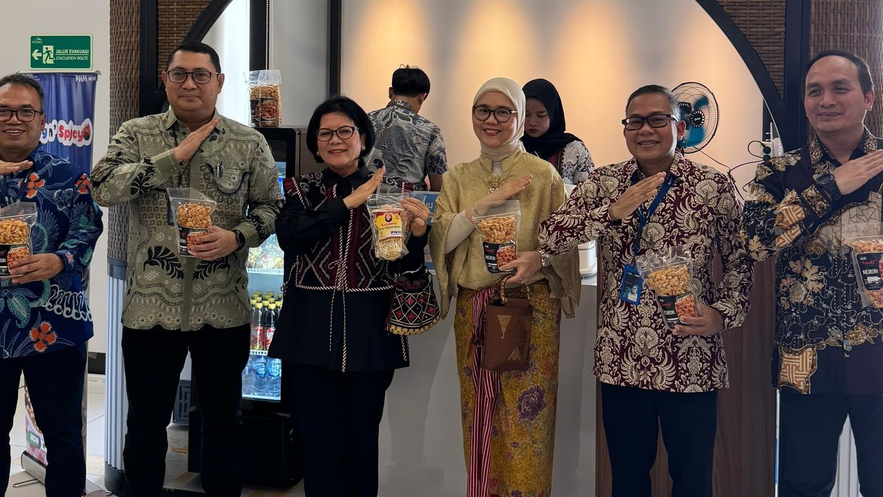 Usaha Keripik Nasabah PNM Melesat Bersama Whoosh Kereta Cepat