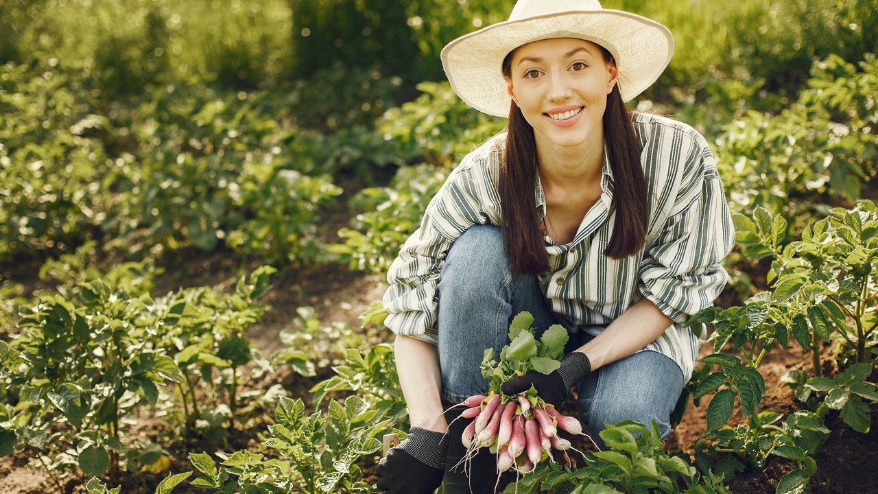 Berkebun Sebagai Aktivitas Fisik: Menjaga Kebugaran Sekaligus Mendekatkan Diri ke Alam