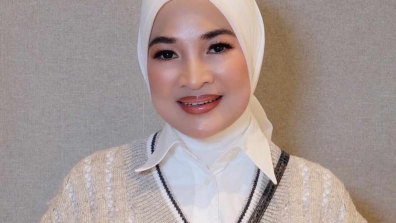 Potret Istri Haji Isam yang Cantik dengan Make Up Profesional, Hadiri Ulang Tahun Cucu