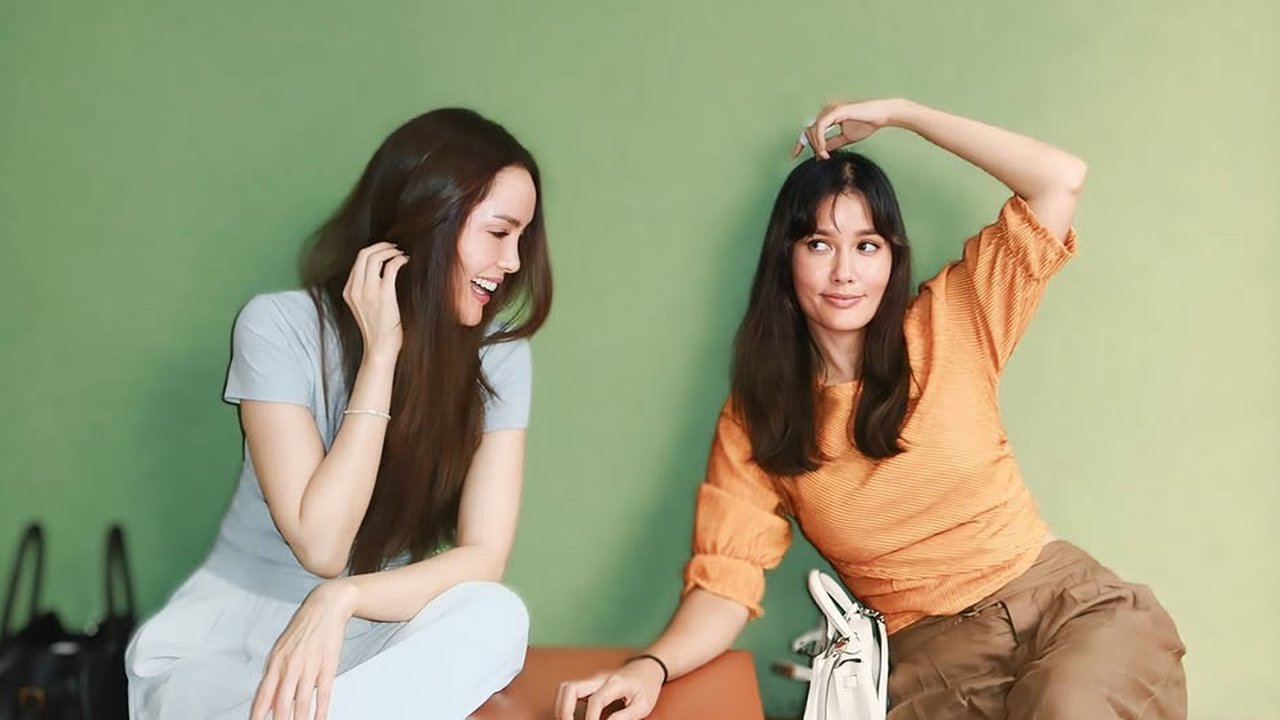 Potret Duo Cantik Cathy Sharon dan Titi Radjo Padmaja (credit: instagram/cathysharon)