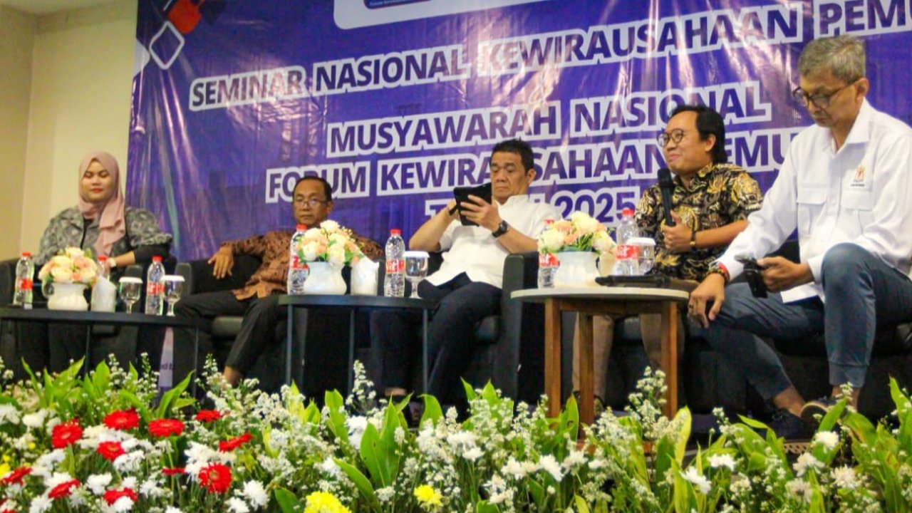 Wamendes PDTT Ahmad Riza Patria