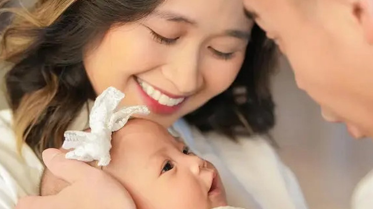 Potret Gritte Agatha Gelar Penyerahan Anak ke Gereja (Sumber: Instagram/gritteagathaa)