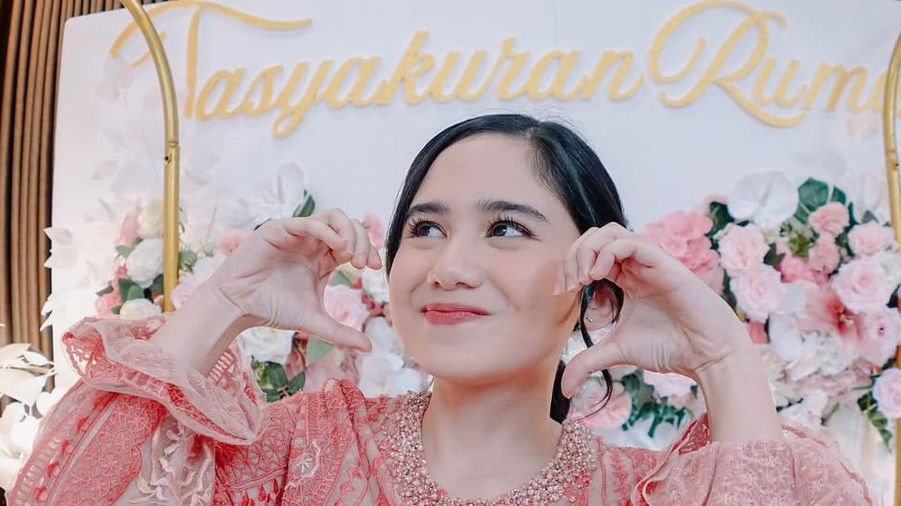 Potret Tasyakuran Rumah Tissa Biani, Sekalian Kumpul Keluarga dan Ditemani Dul Jaelani