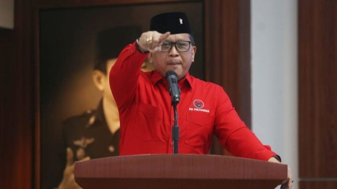 Sekjen PDIP, Hasto Kristiyanto, menekankan pentingnya kepala daerah dari PDIP melibatkan pakar dan ahli dalam pembuatan kebijakan, terinspirasi oleh tradisi intelektual Bung Karno, untuk menciptakan kebijakan yang berbasis riset dan relevan dengan kondisi