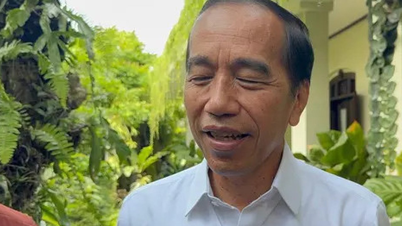 Presiden Ke-7 RI Joko Widodo (Jokowi) menegaskan tidak pernah meminta perpanjangan jabatan sebagai kepala negara."Ini saya ulangi lagi, tidak pernah yang ...