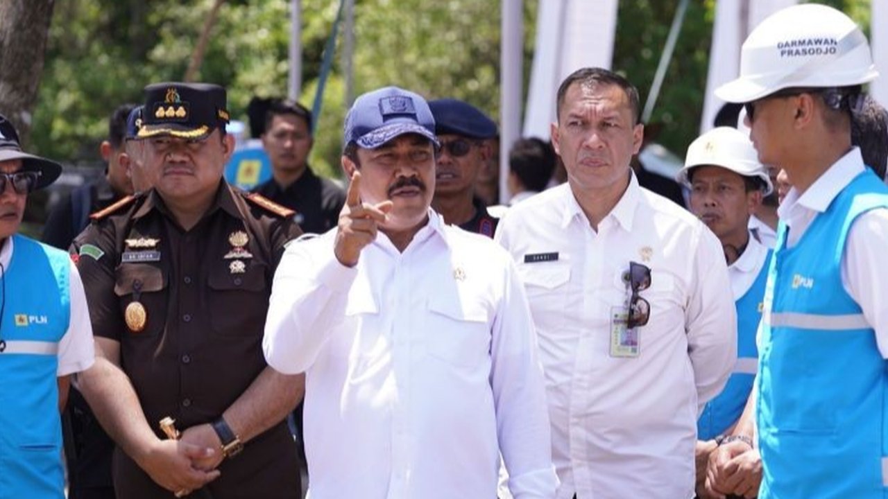 Menteri Imipas Agus Andrianto optimistis Pulau Nusakambangan akan menjadi pusat produksi pangan strategis nasional, memanfaatkan lahan luas dan warga binaan untuk pertanian, perkebunan, peternakan, dan perikanan.
