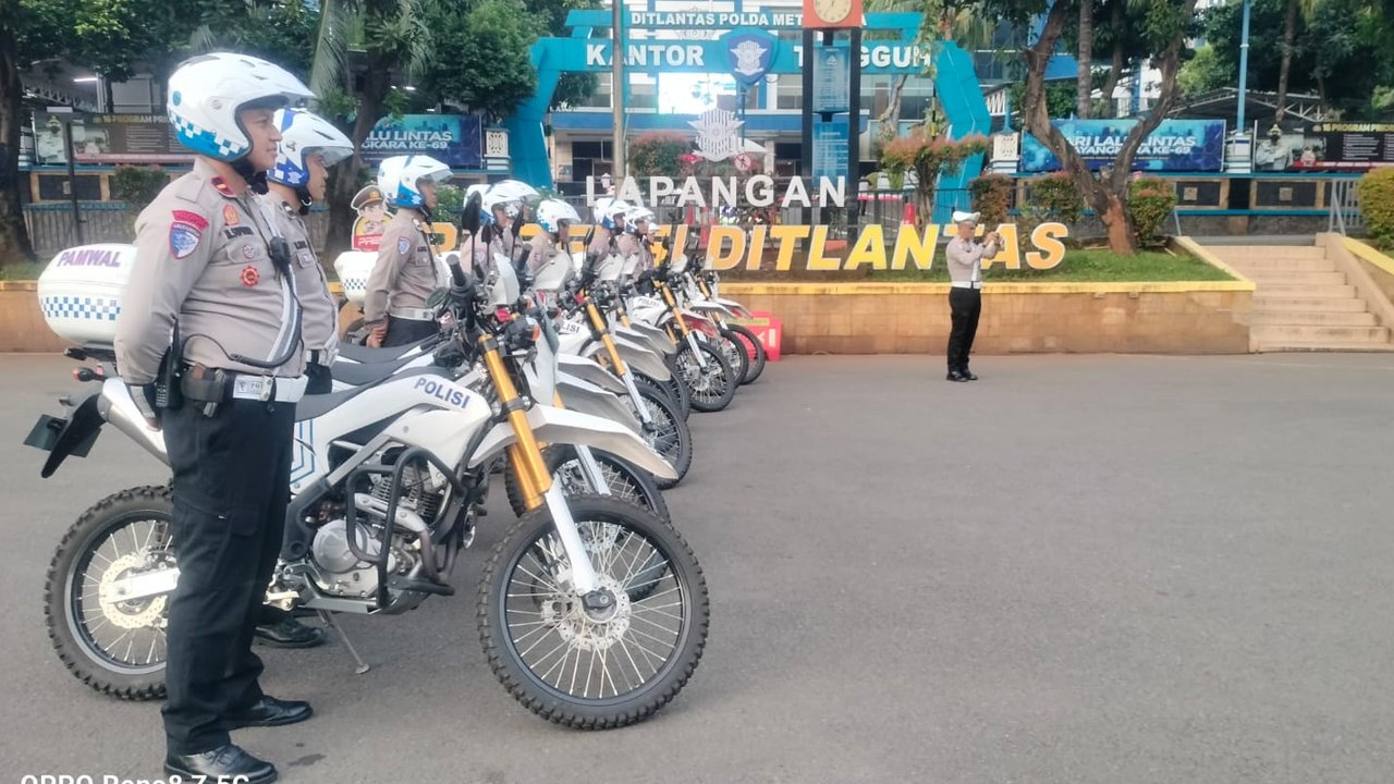 Direktorat Lalu Lintas Polda Metro Jaya mengerahkan 90 personel, tim pemecah kemacetan ke sejumlah titik di Jakarta.