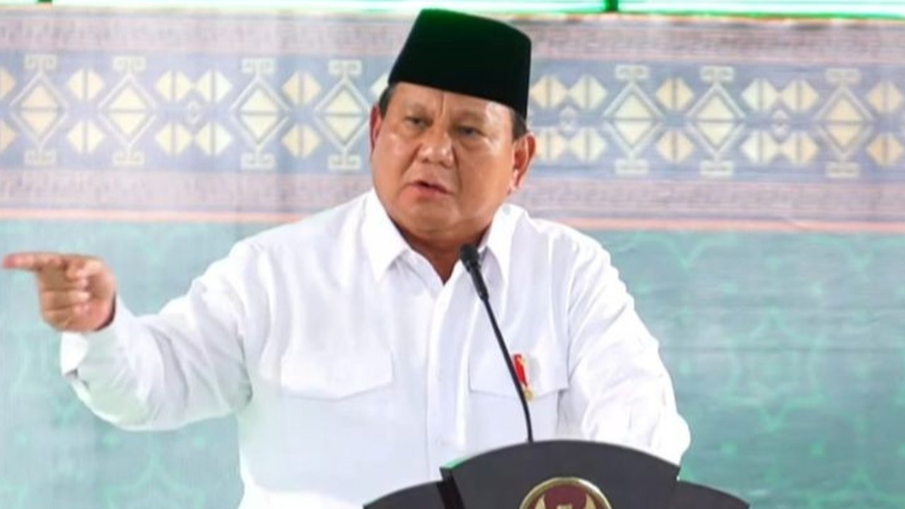 Presiden Prabowo Subianto menginstruksikan Kejagung, Polri, BPKP, dan KPK untuk menindak tegas koruptor, merespon kekecewaan publik terhadap korupsi yang merugikan rakyat.