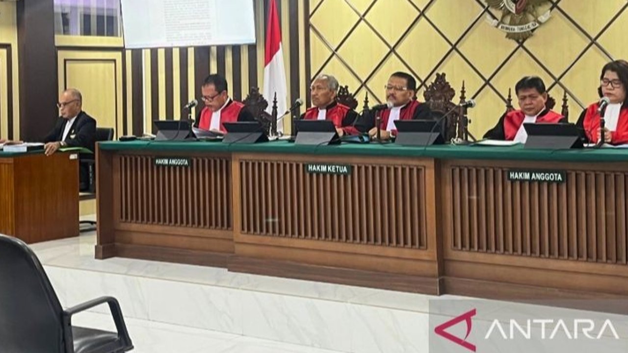 Pengadilan Tinggi DKI Jakarta memperberat hukuman Harvey Moeis, perpanjangan tangan PT RBT, menjadi 20 tahun penjara dan denda Rp1 miliar terkait kasus korupsi pengelolaan timah PT Timah, yang merugikan negara hingga Rp300 triliun.