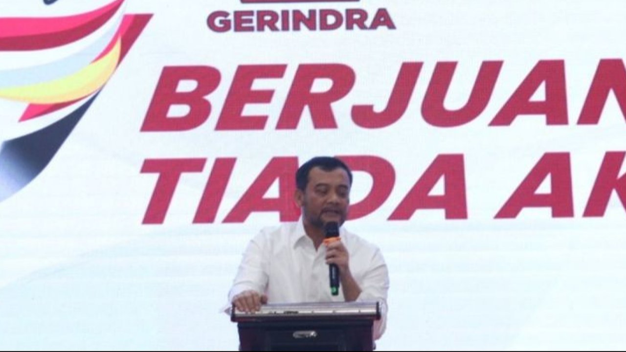 Gubernur terpilih Jawa Tengah, Ahmad Luthfi, memastikan janji kampanye soal pendidikan gratis dan pengentasan kemiskinan tetap dijalankan meski ada efisiensi anggaran, dengan fokus pada daerah termiskin.