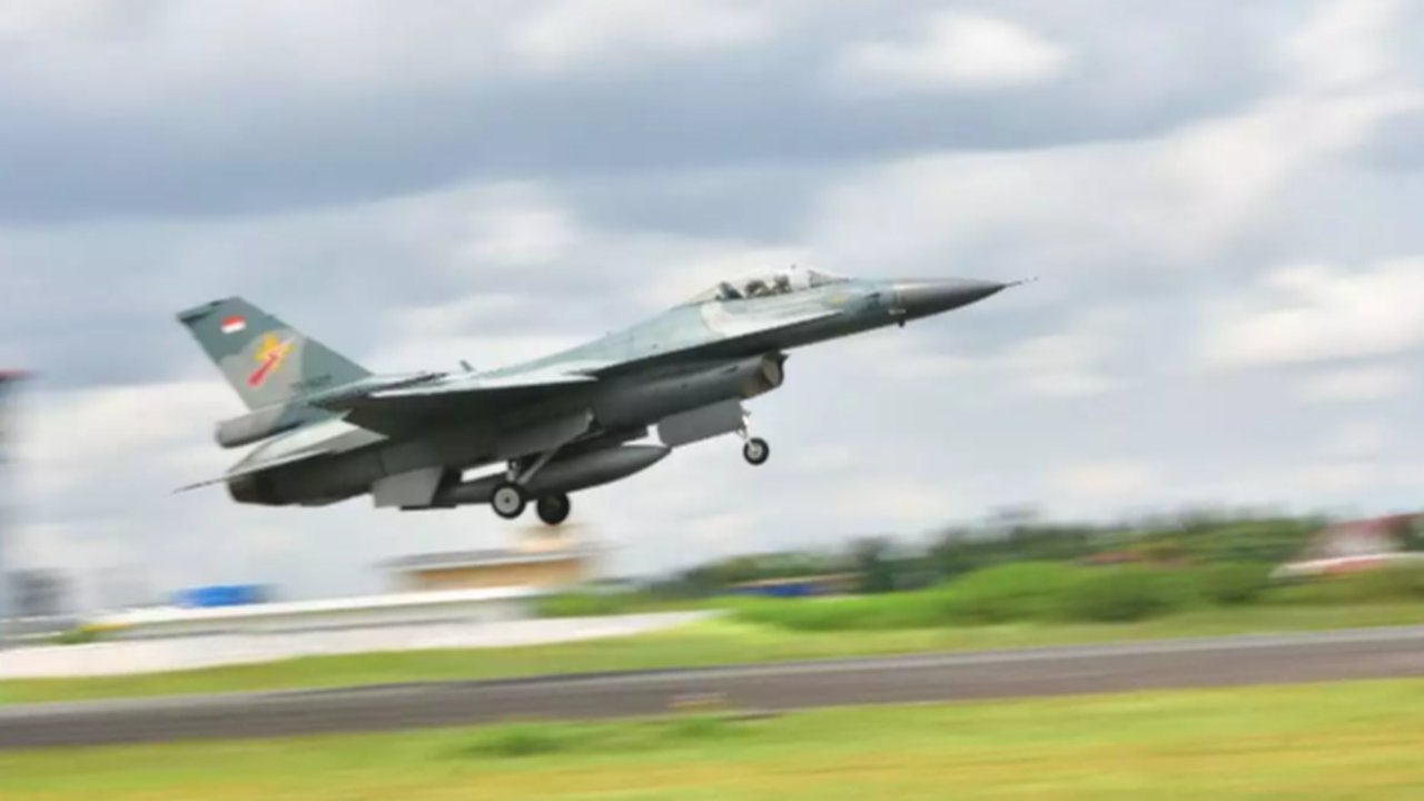 pesawat jet tempur tni