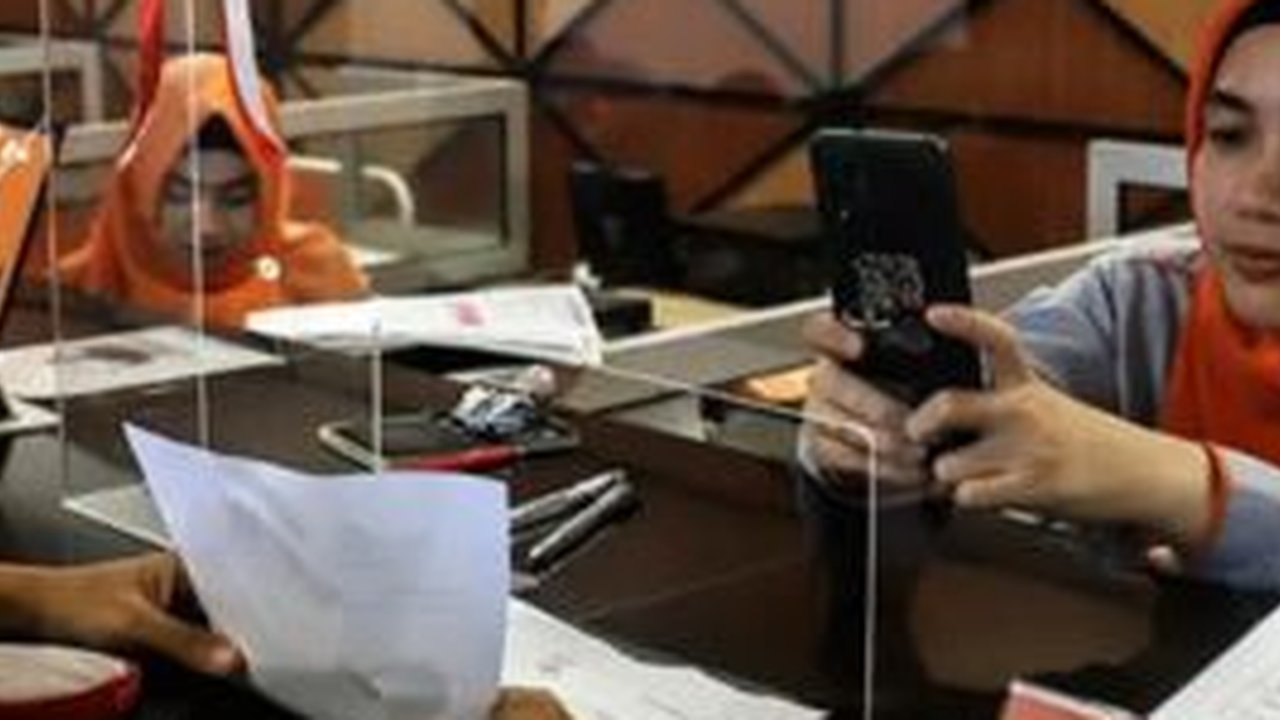 PT Pos Indonesia (Persero) atau PosIND, telah menyelesaikan amanah pemerintah untuk menyalurkan bantuan sosial (bansos) sembako dan Program Keluarga Harapan (PKH) di Jakarta untuk tahap 3 dan