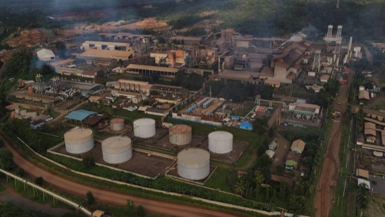 PT Aneka Tambang (ANTAM) resmi menjalin kerjasama dengan JIIPE di Gresik, Jawa Timur untuk membangun pabrik pengolahan logam mulia, guna mendukung hilirisasi mineral nasional dan meningkatkan daya saing.