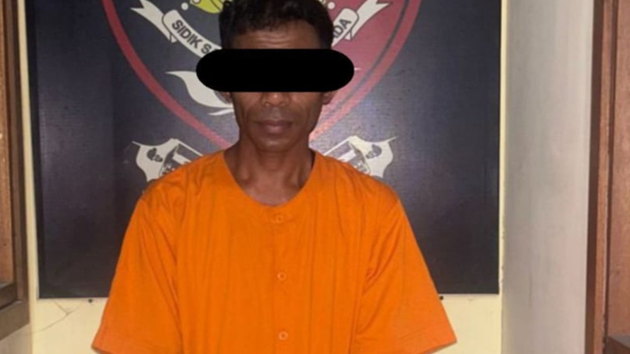 pemuda tebas kepala sopir di minimarket