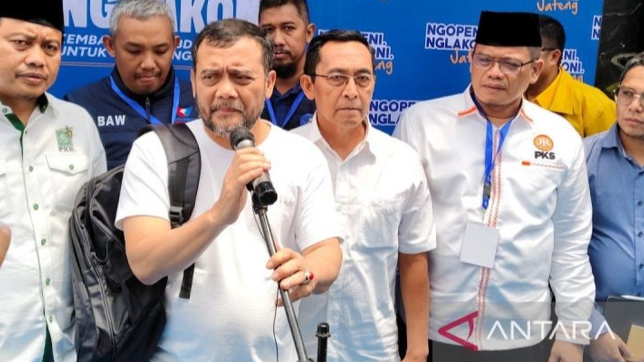 Gubernur Jawa Tengah terpilih, Ahmad Luthfi, memprioritaskan pengentasan kemiskinan dan menjadikan Jawa Tengah sebagai lumbung pangan nasional, serta fokus pada UMKM dan industrialisasi.
