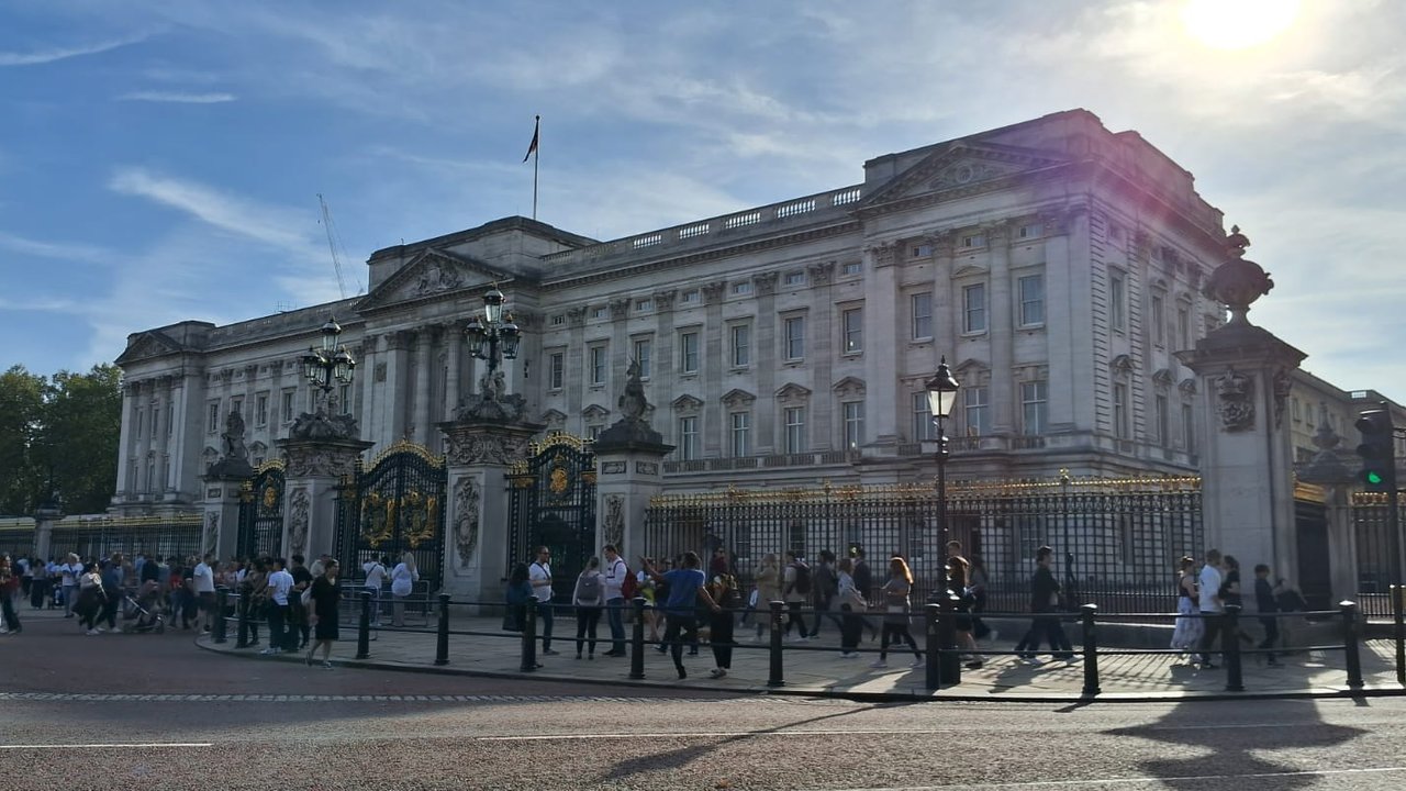 Penghormatan Terakhir Dari Istana Buckingham Untuk Aretha Franklin