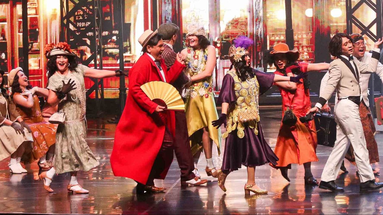Penampil memainkan  musikal  sinematik