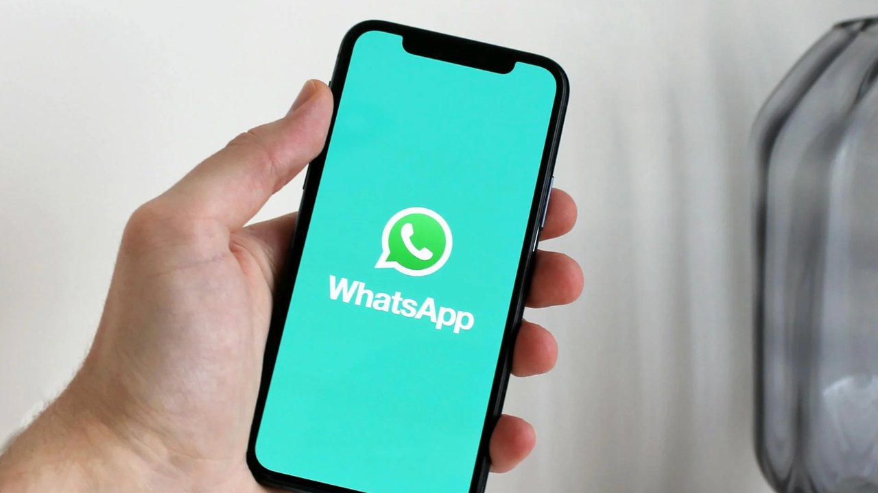 Whatsapp Bakal Hubungkan Akun Medsos ke Profil Pengguna