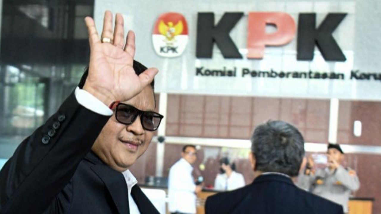 Sekjen PDIP, Hasto Kristiyanto, menekankan pentingnya kepala daerah membangun daerahnya berbasis ide dan imajinasi, seperti yang dicontohkan oleh Soekarno, bukan hanya berfokus pada anggaran.