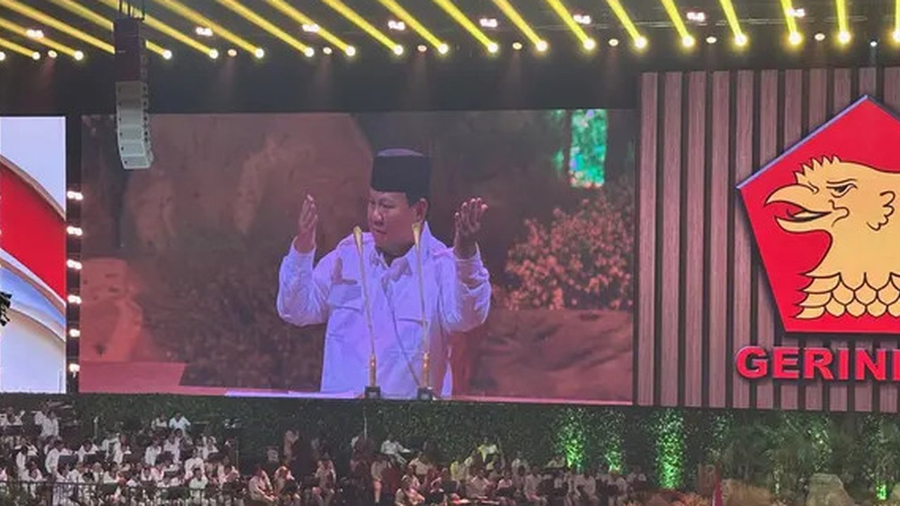 Prabowo Subianto, dalam HUT Gerindra ke-17, memuji jasa para presiden terdahulu, termasuk Megawati, dan meminta kadernya untuk menghormati kepemimpinan mereka.