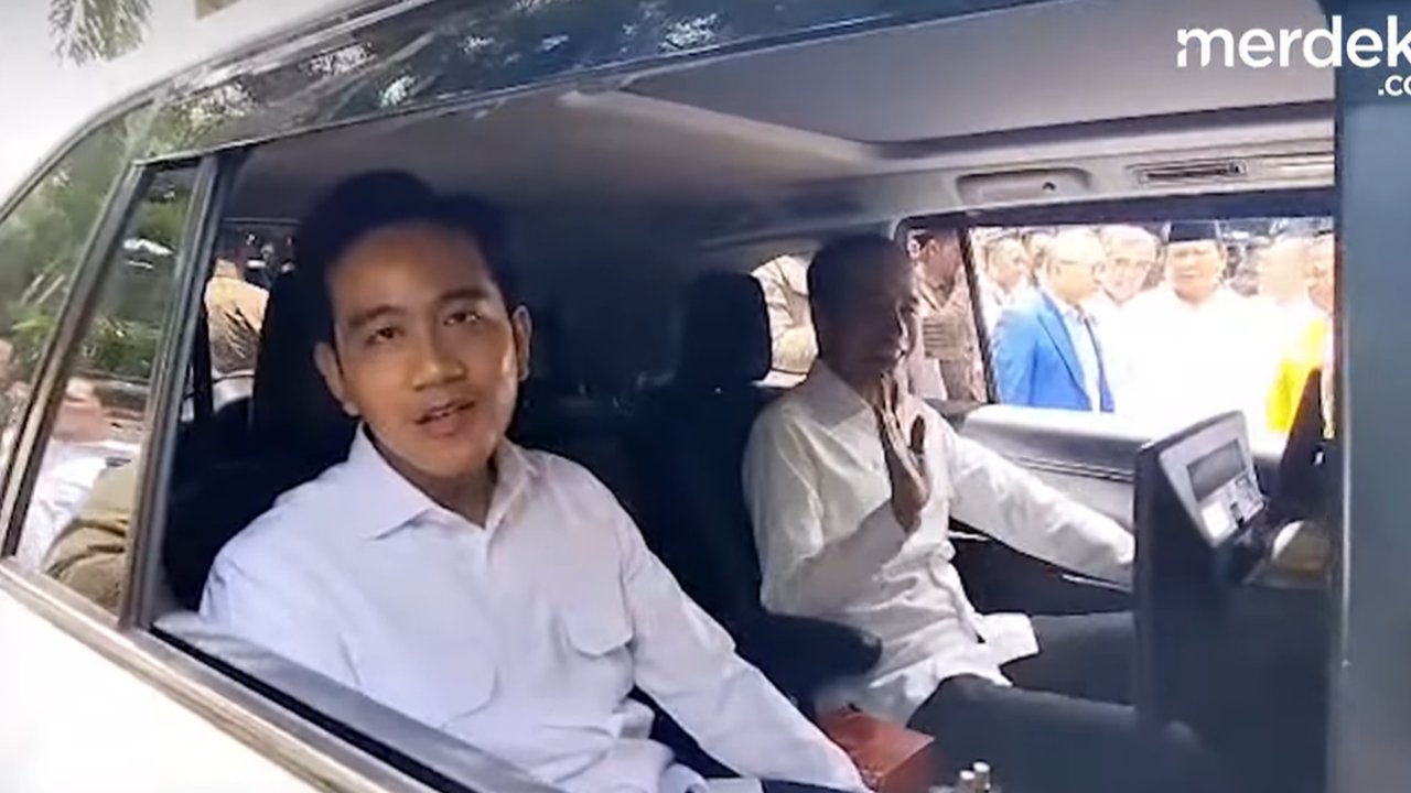 Jokowi, Gibran & Kaesang Pulang Satu Mobil Pamit ke Prabowo