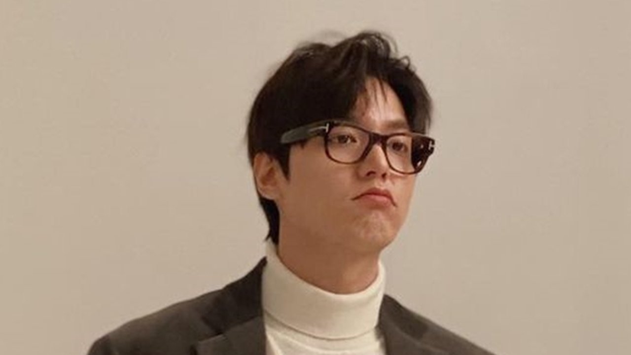 Happy Lee Min Ho Day! Ini 9 Potret Candid Lee Min Ho yang Bikin Makin Sayang Sama Si Oppa Ganteng