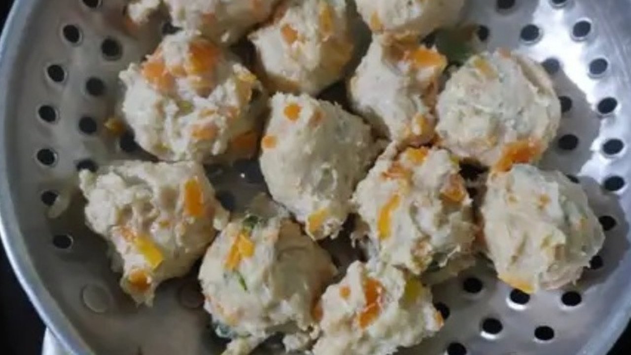 <p>Resep bakso ayam MPASI. (dok. Cookpad @BundaZy)</p>