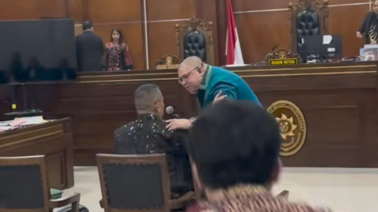 Hotman Minta Kapolri Tahan Razman Nasution dan Firdaus Oiwobo: Kalau Tidak, Rakyat Sedih