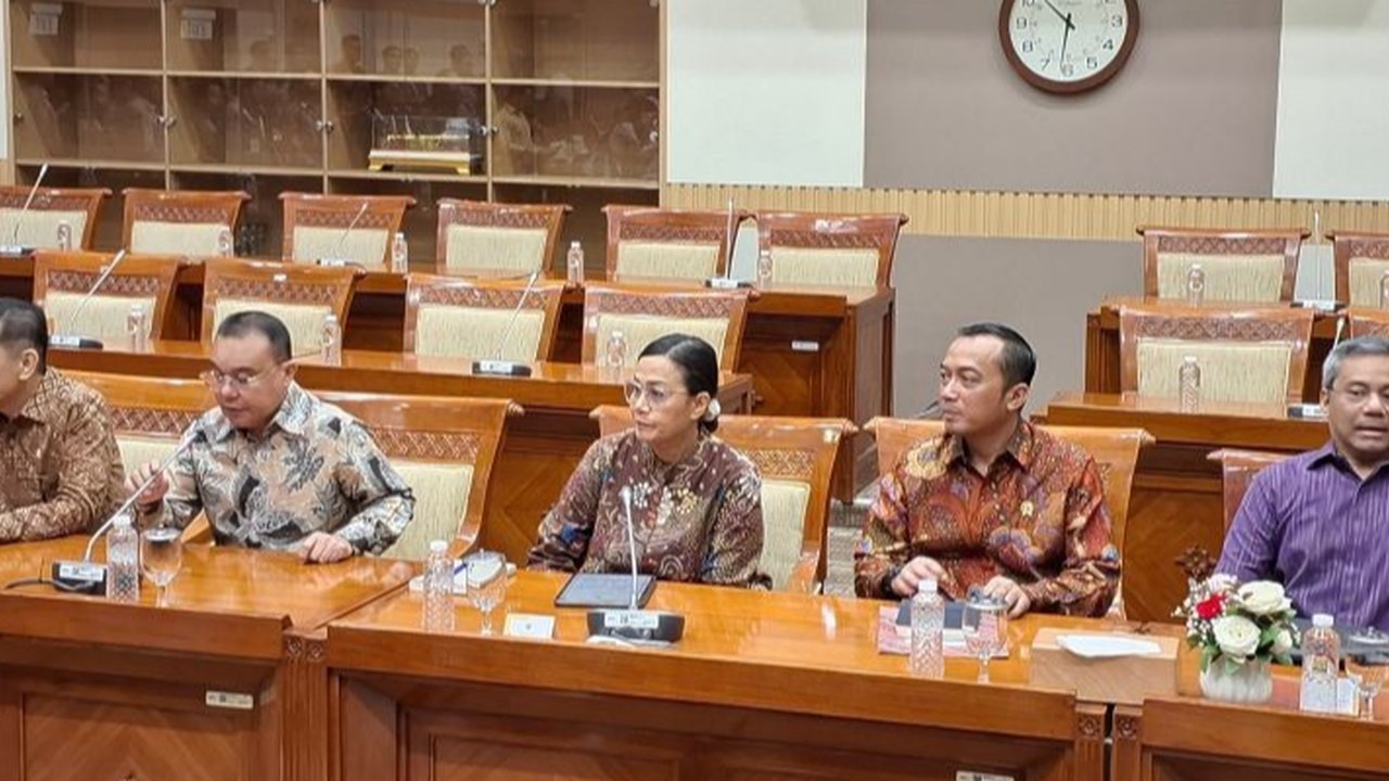 Menteri Keuangan Sri Mulyani memastikan efisiensi anggaran di Perguruan Tinggi Negeri (PTN), yang fokus pada pengurangan biaya MICE, tidak akan memengaruhi besaran Uang Kuliah Tunggal (UKT) untuk tahun ajaran 2025-2026.