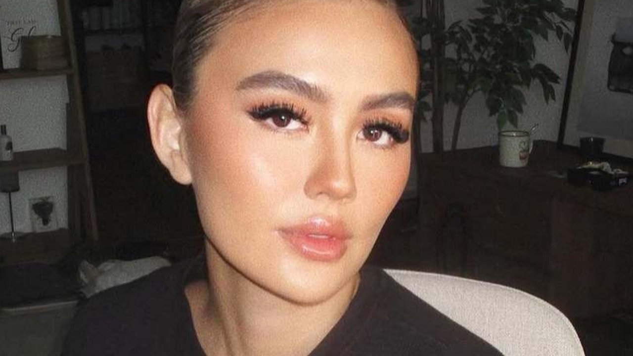 Karena banyak orang menghubungi dan menanyakan kondisinya, ia mengatakan bahwa sejujurnya ia dan orang-orang di sana sedang mencoba mengatasi kebakaran tersebut sehingga meminta doa agar kebakaran cepat selesai.