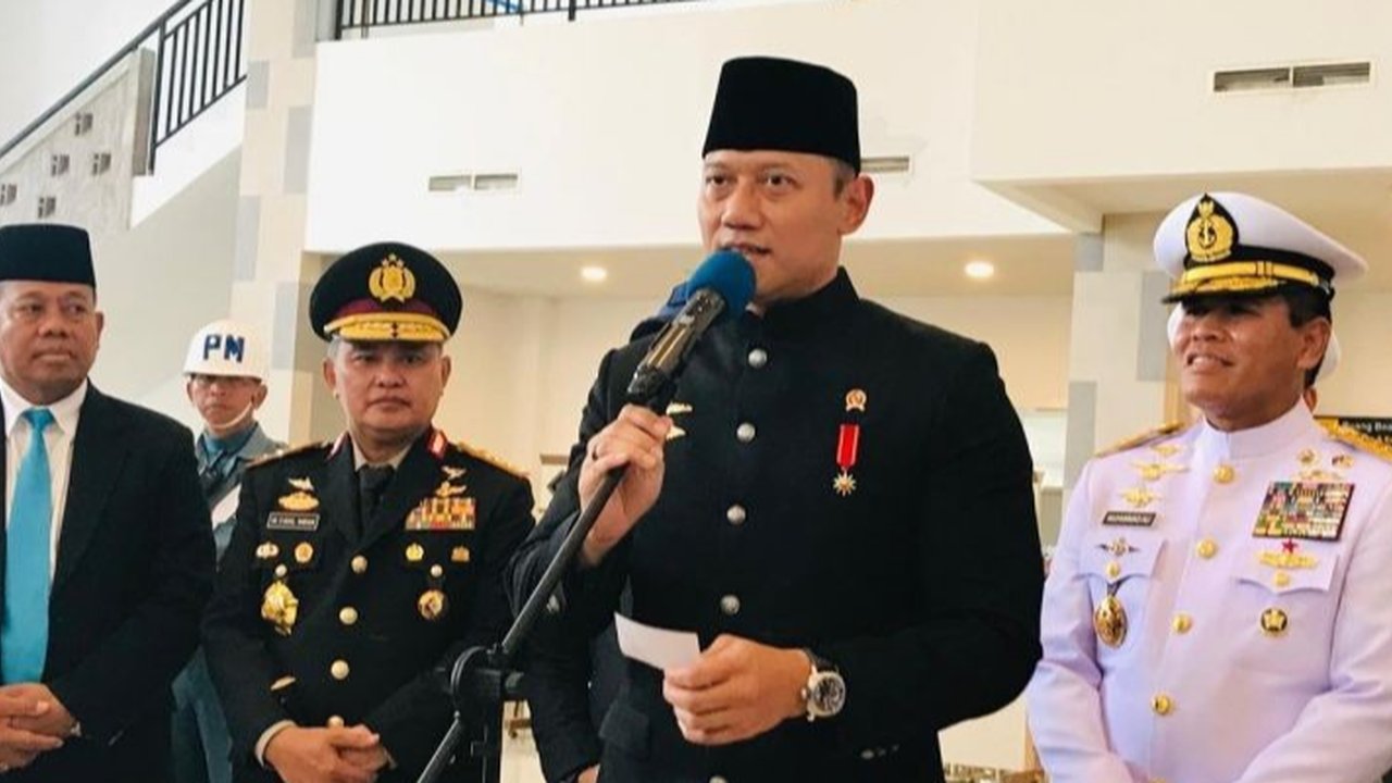 Menteri Koordinator Bidang Pembangunan Manusia dan Kebudayaan Agus Harimurti Yudhoyono (AHY) menekankan pentingnya latihan militer multilateral Komodo 2025 di Bali untuk memperkuat kepercayaan dan kerja sama antarnegara di kawasan Indo-Pasifik dalam mengh