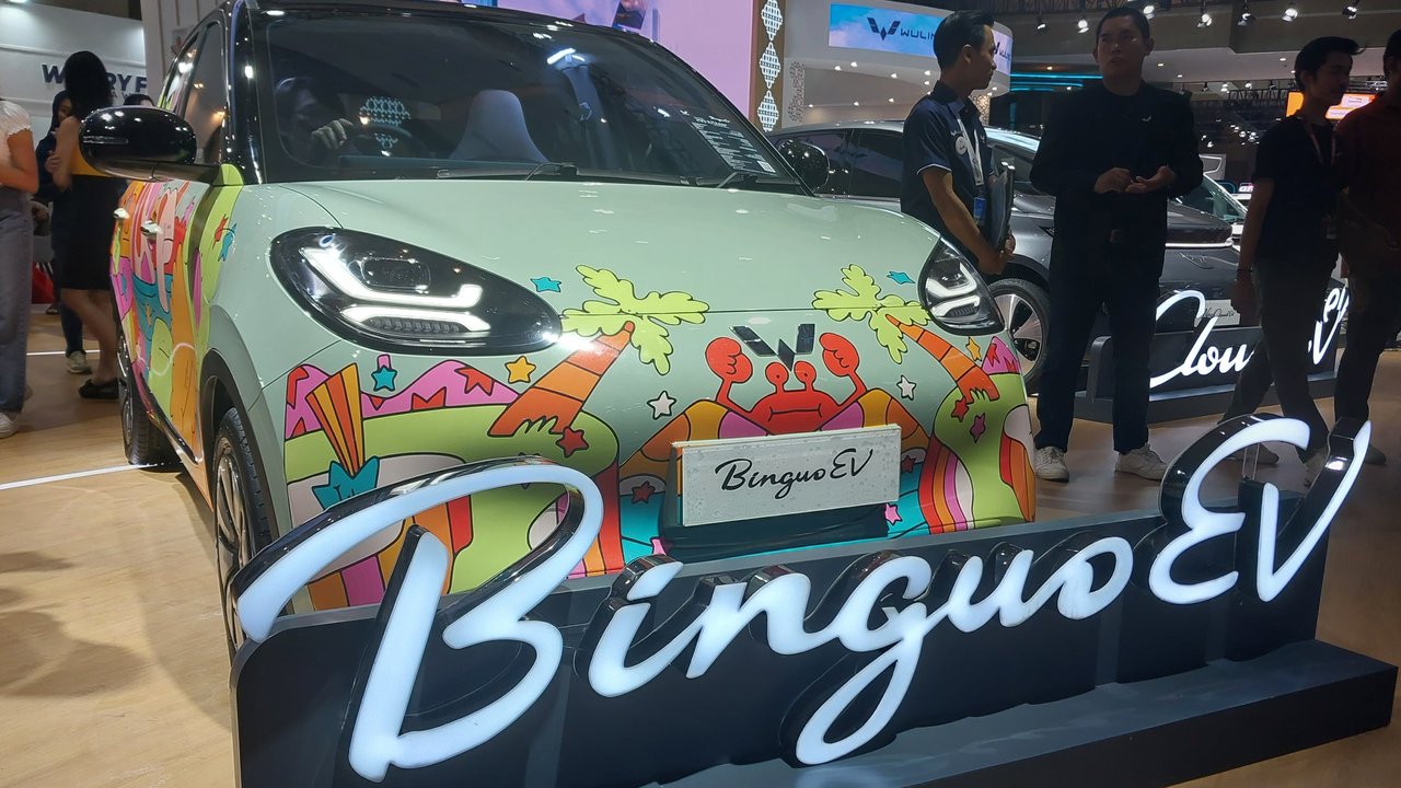 Ini Dia Mobil Listrik Hatchback Ikonik Wuling yang Berikan Promo Menarik di IIMS 2025