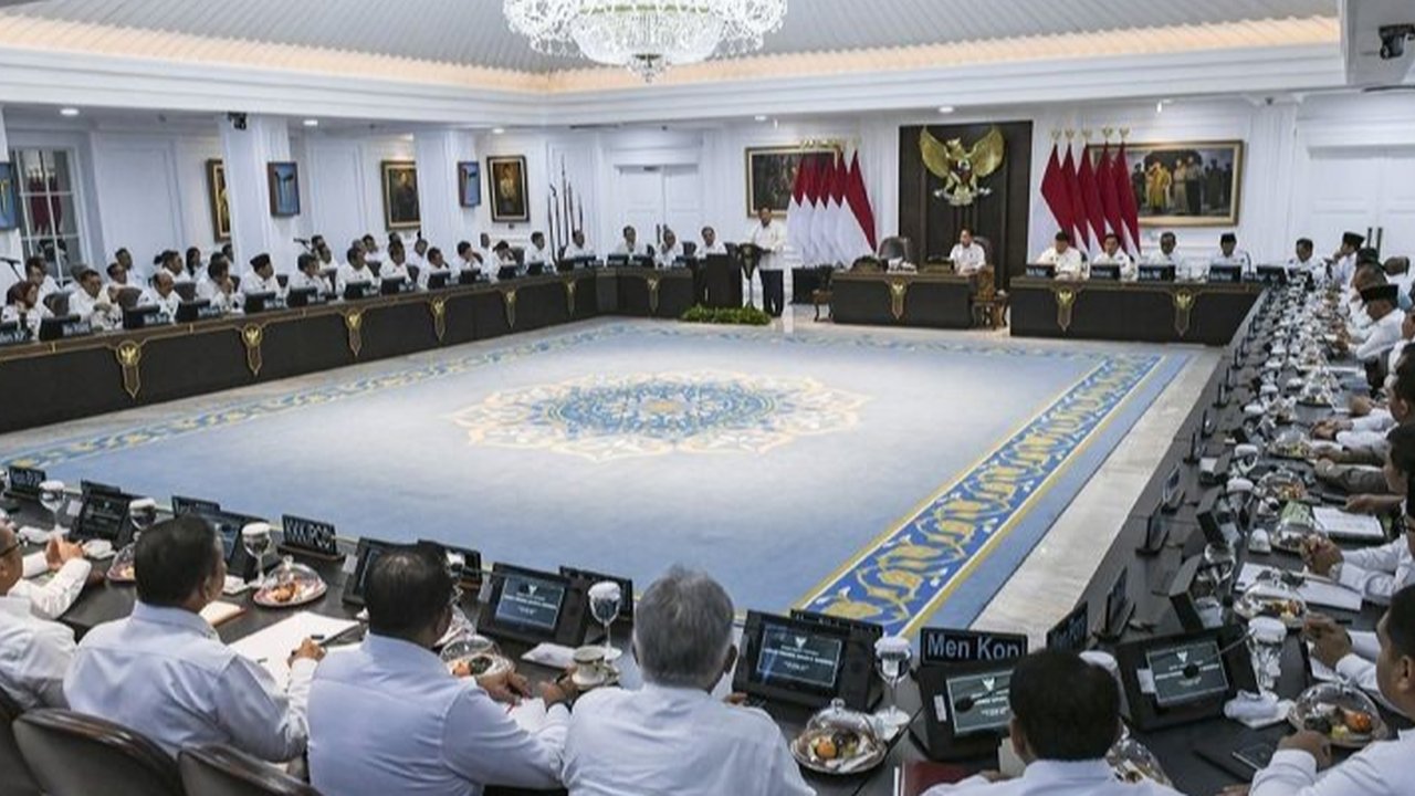 Prabowo gelar rapat terbatas soal infrastruktur.