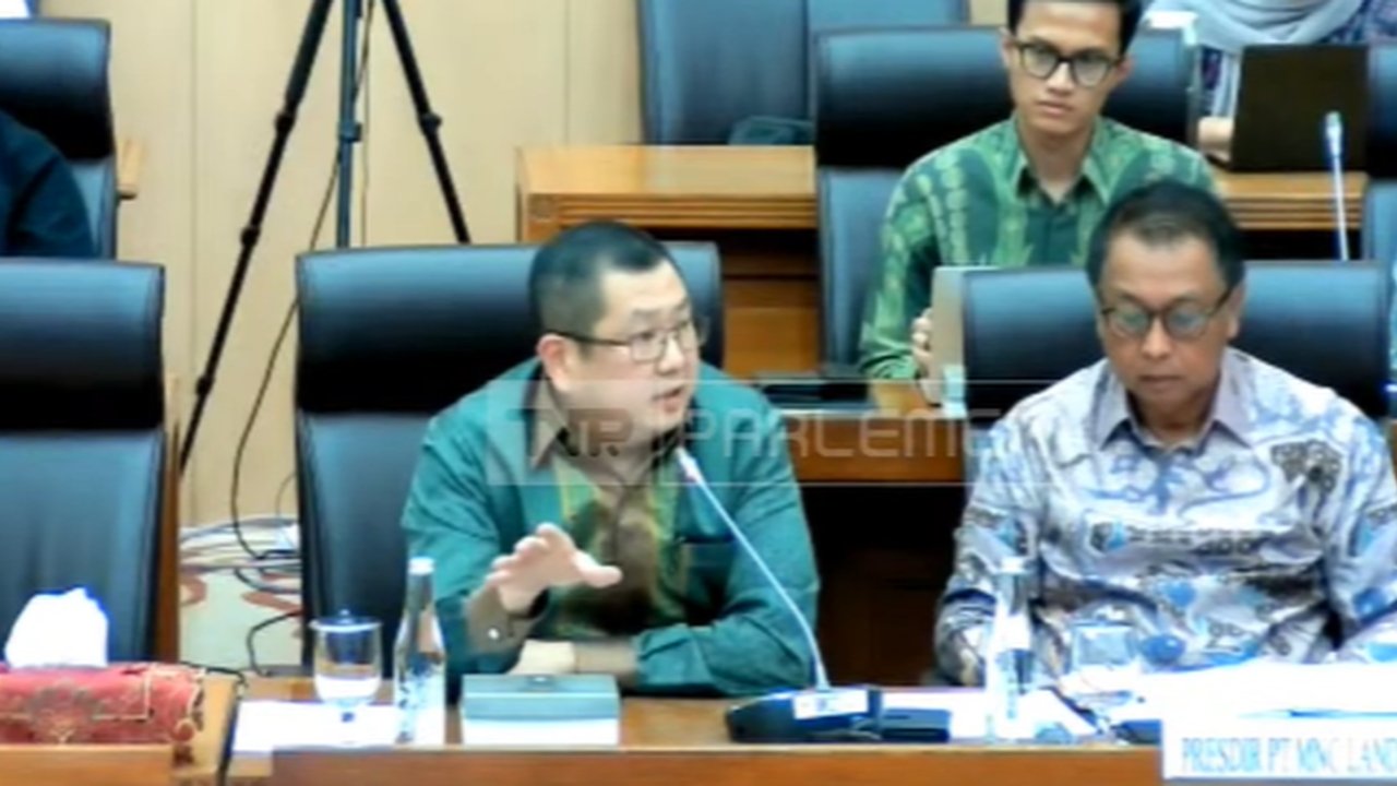 Ketua Umum Partai Persatuan Indonesia (Perindo) Hari Tanoesoedibjo bersama istri dan lima anaknya kompak maju sebagai calon legislatif (Caleg) pada Pemilu 2024.