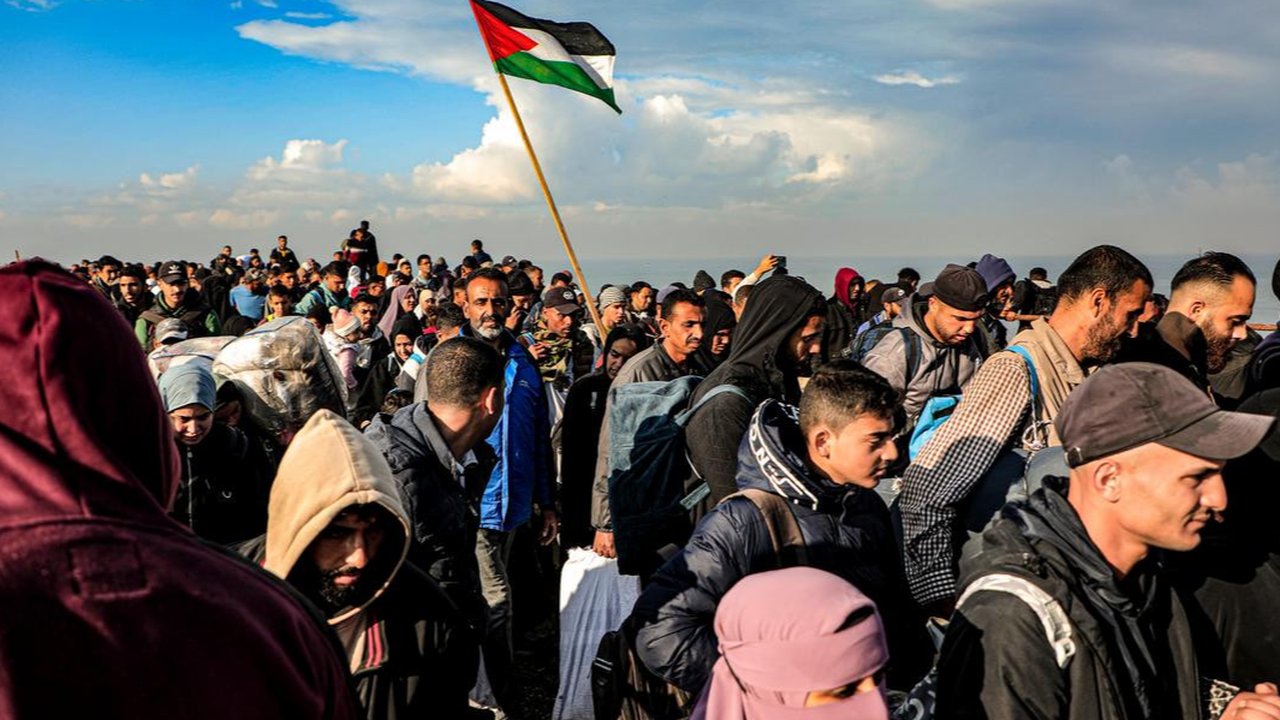 Under the ceasefire between Israel and Hamas, Palestinians are starting the long journey back to their homes in northern Gaza. Many are returning to nothing but rubble, and some will have to bury dead relatives.